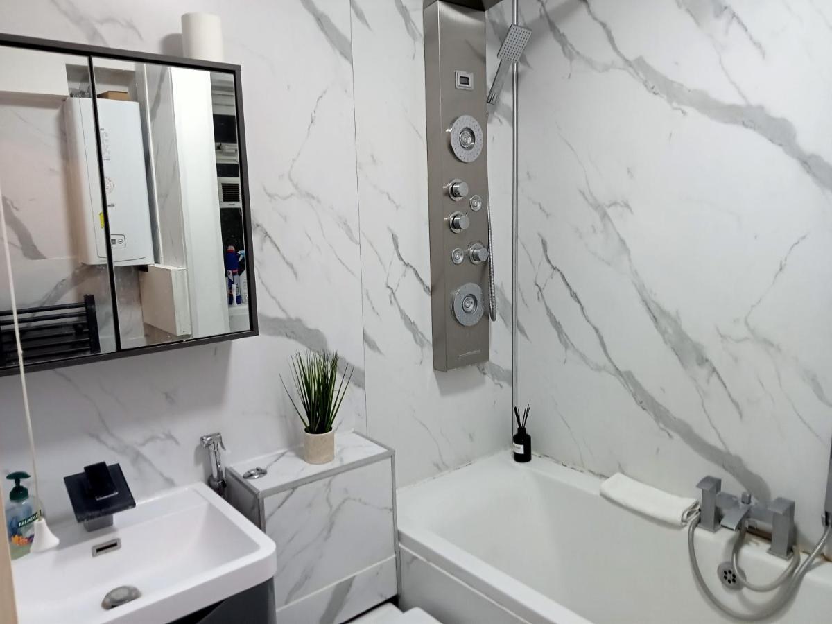 Studio Apartment In London, Bethnal Green Ngoại thất bức ảnh